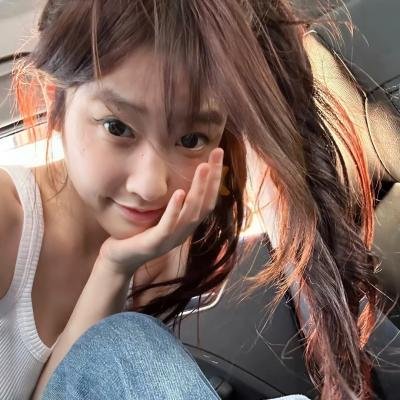 踉跄的女孩